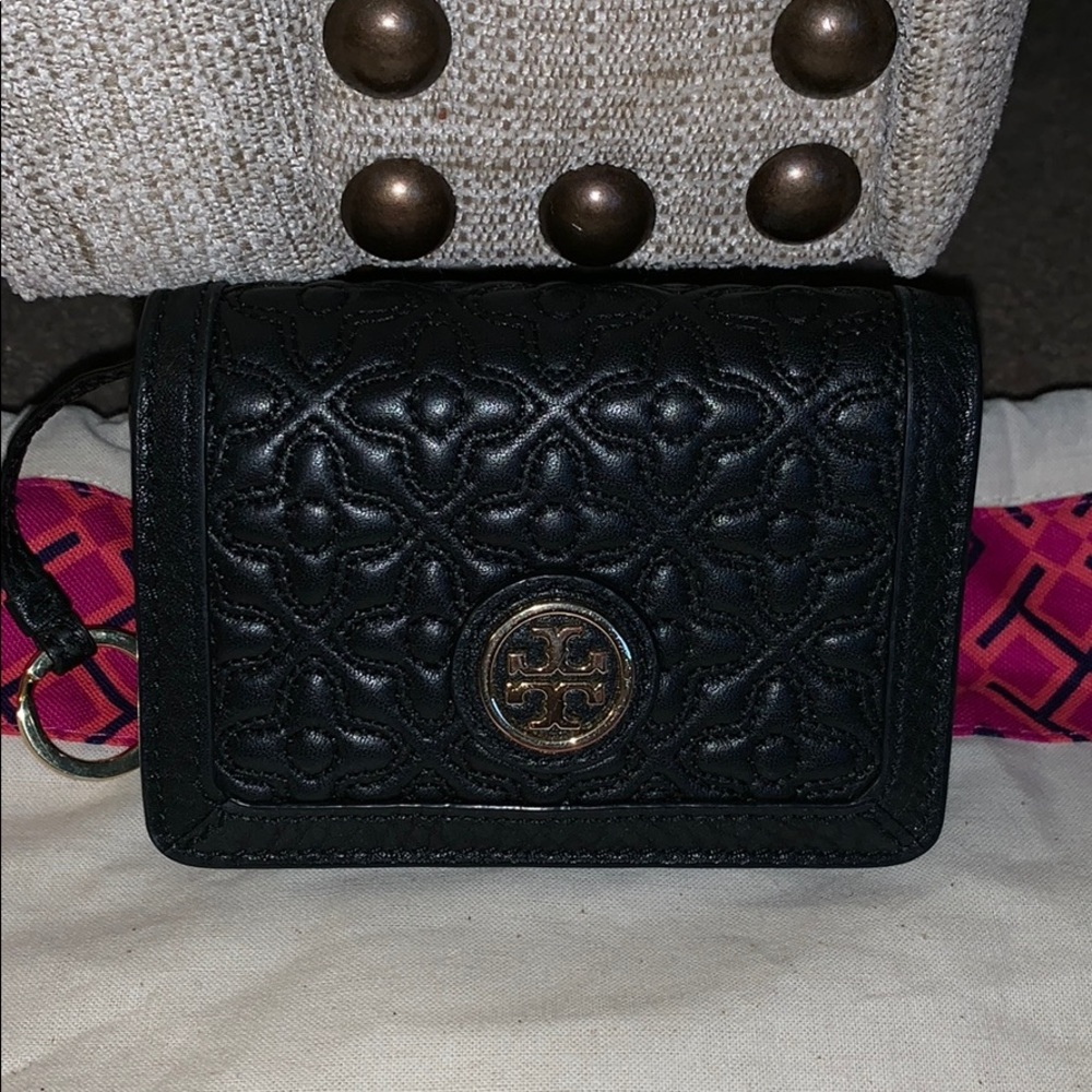 Tory Burch Black Bryant Quilted Foldable Card Case